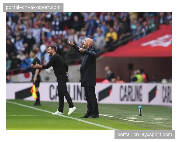 争议声中夺回榜首，拜仁球员拒绝赛后采访径直走回更衣室